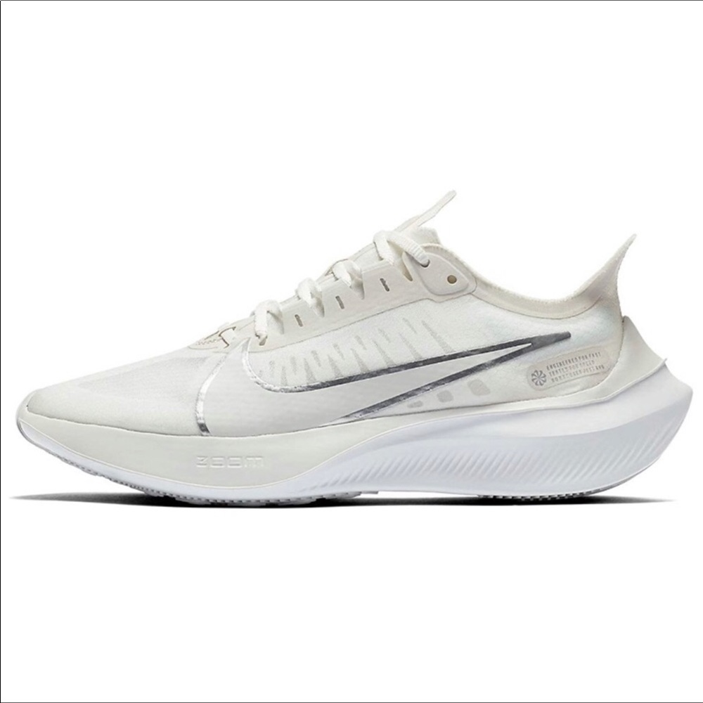 Nike Zoom Gravity Women's size 8